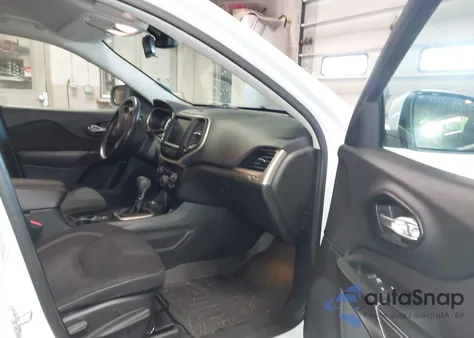 2016 Jeep Cherokee Latitude z USA, uszkodzony, nr VIN 1C4PJMCS3GW133391